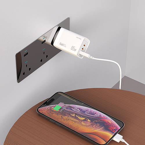 ��Ƽ�� GaN PD 65W �ʰ��� ������ ������